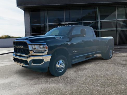 Used 2021 RAM 3500 Tradesman image 3