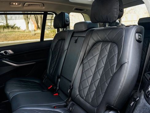 Used 2023 BMW X7 xDrive40i w/ Executive Package image 17