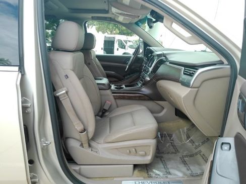 Used 2016 Chevrolet Suburban LT RWD image 23