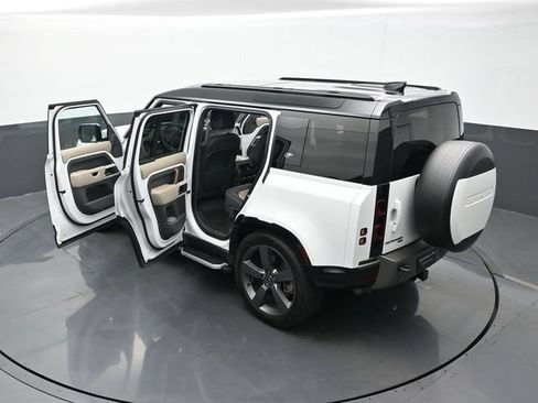 Used 2021 Land Rover Defender 110 X-Dynamic HSE AWD/4WD image 26