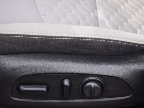 Used 2021 Chevrolet Equinox LS w/ LS Convenience Package FWD image 22