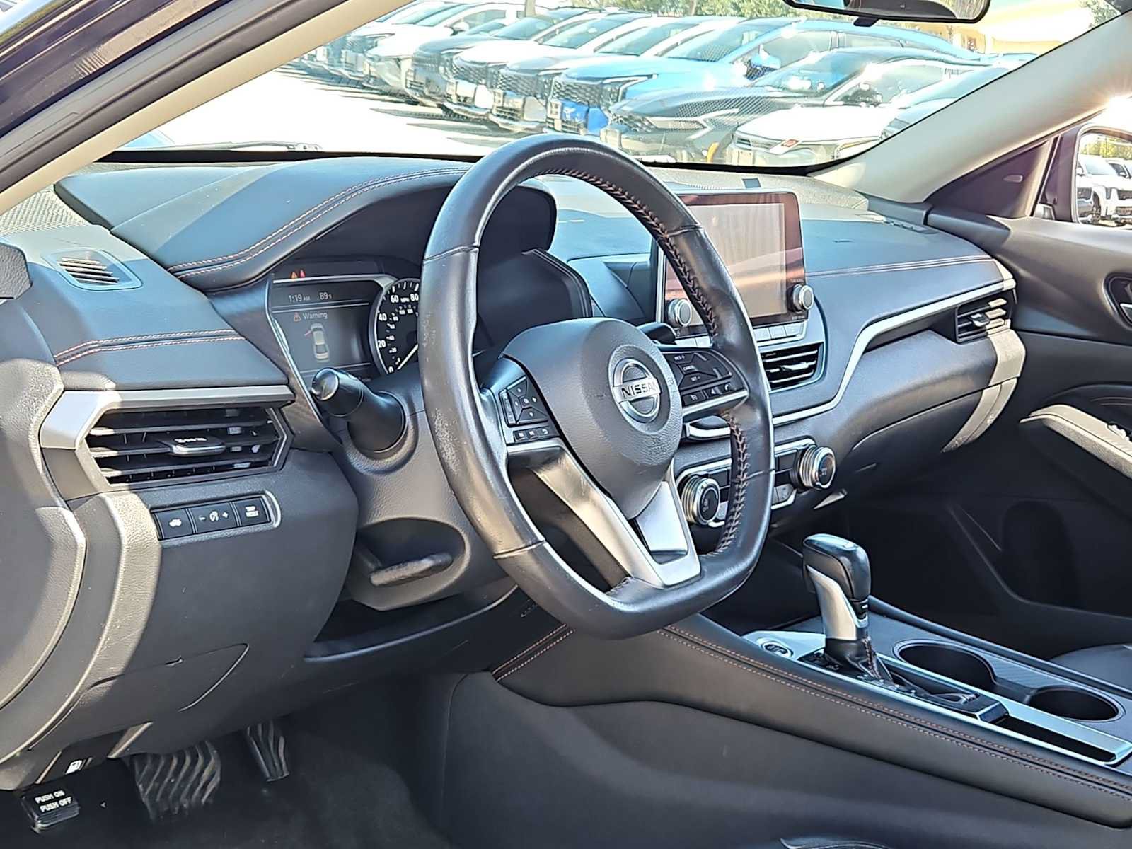 Used 2022 Nissan Altima 2.5 SR FWD image 2