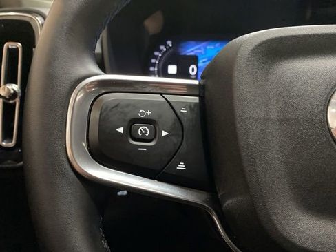 Used 2025 Volvo XC40 B5 Core AWD/4WD image 40
