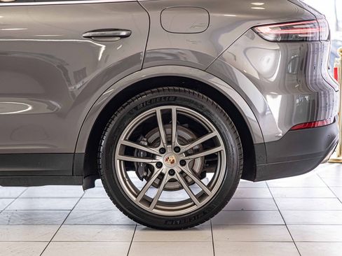 Used 2021 Porsche Cayenne E-Hybrid image 9