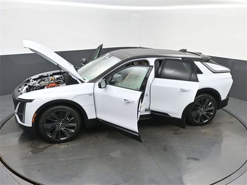 New 2026 Cadillac Lyriq Signature Sport image 63