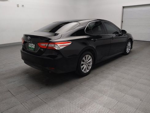 Used 2018 Toyota Camry LE FWD image 9
