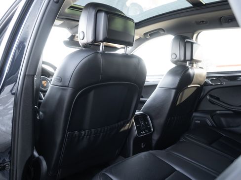 Used 2018 Porsche Macan S image 25