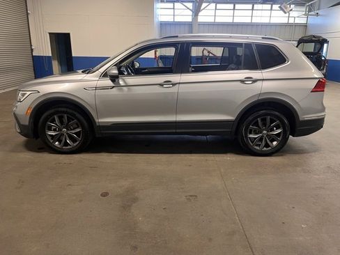 Used 2024 Volkswagen Tiguan SE image 6