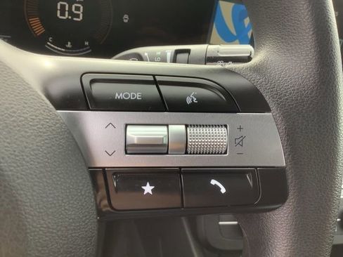 Certified 2025 Hyundai Santa Cruz SE image 22