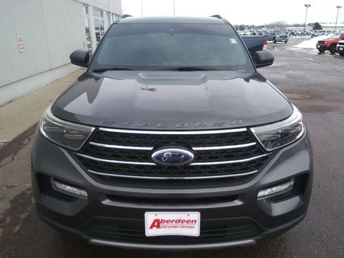 Used 2020 Ford Explorer XLT w/ Equipment Group 202A image 3