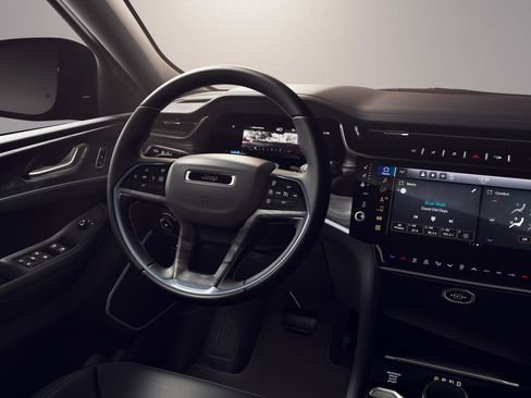 New 2026 Jeep Grand Cherokee L Limited image 9