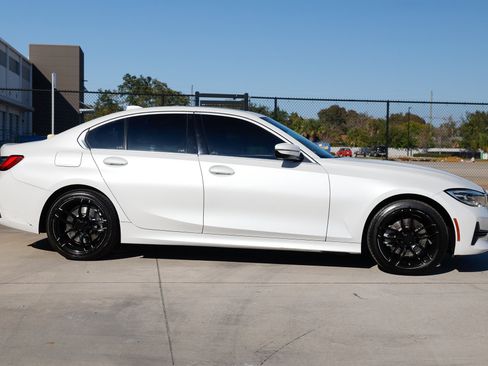 Used 2019 BMW 330i Sedan w/ Premium Package image 18