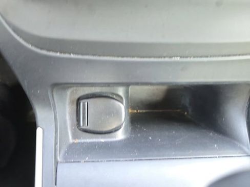 Used 2016 Nissan Sentra SV image 6