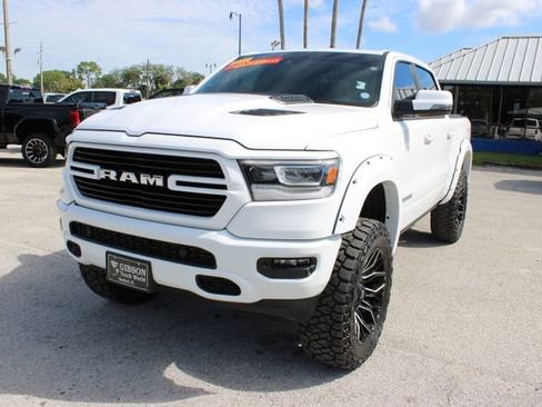 Used 2023 RAM 1500 Laramie AWD/4WD image 3