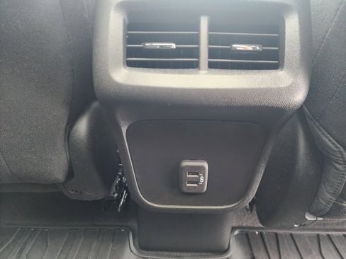 Used 2023 GMC Terrain SLE w/ Driver Convenience Package image 18