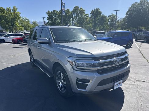 Used 2023 Ford Expedition Limited AWD/4WD image 4