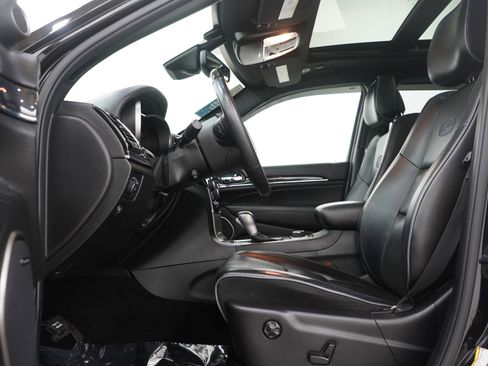 Used 2020 Jeep Grand Cherokee Overland image 24