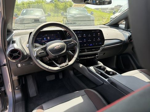 Used 2024 Chevrolet Equinox EV RS FWD image 20