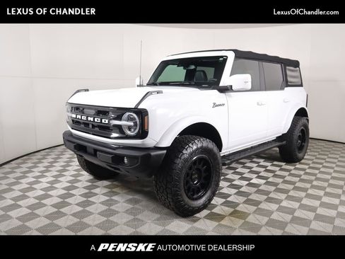 Used 2022 Ford Bronco Outer Banks image 1