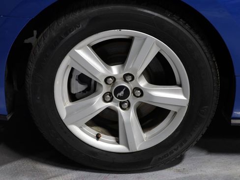 Used 2019 Ford Mustang Coupe RWD image 25