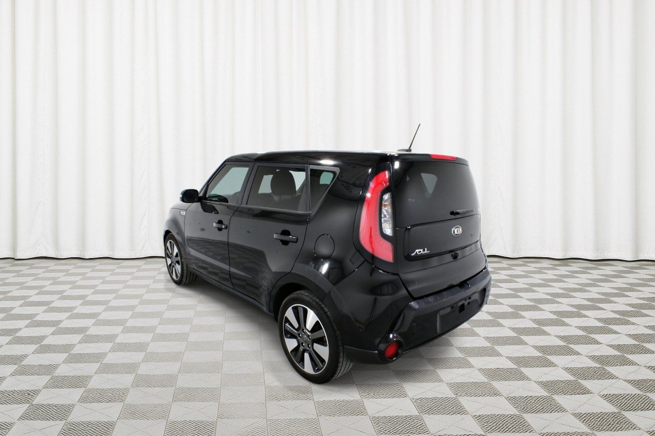 Used 2015 Kia Soul ! FWD image 5