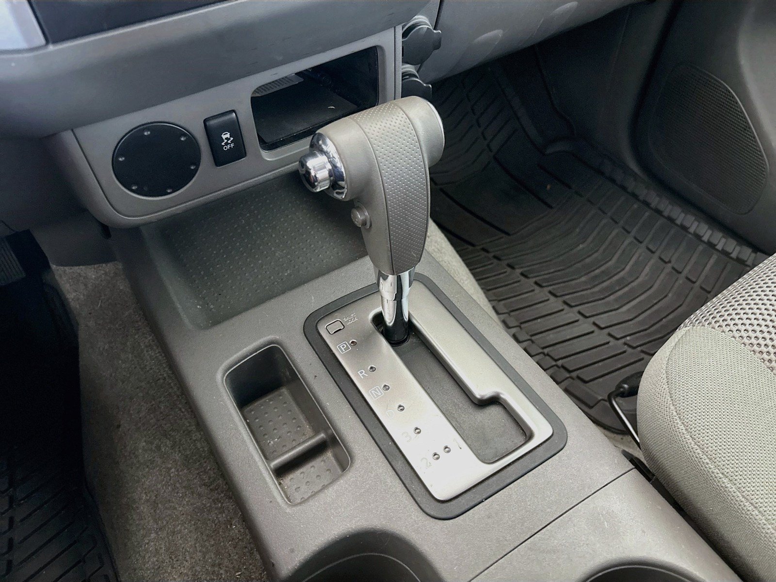 Used 2016 Nissan Frontier SV RWD image 10