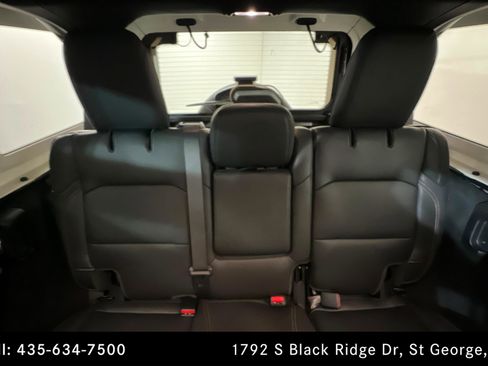 Used 2025 Jeep Wrangler Sahara image 25