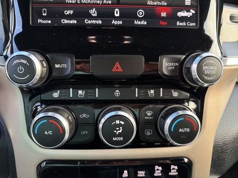 Used 2019 RAM 1500 Laramie AWD/4WD image 43