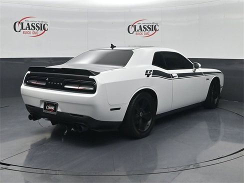 Used 2019 Dodge Challenger R/T w/ Plus Package image 7