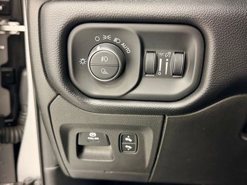 Used 2019 RAM 1500 Laramie image 19