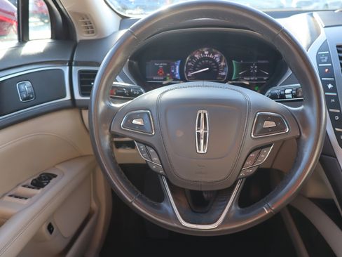 Used 2017 Lincoln MKZ Reserve image 10