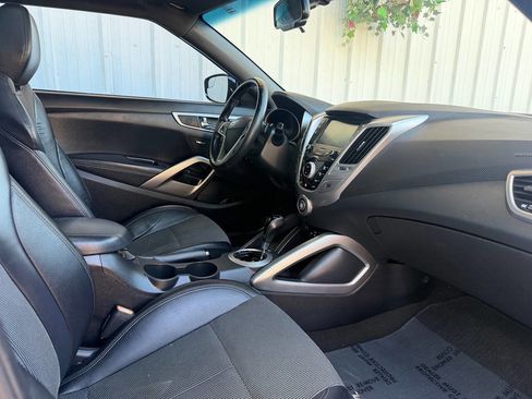 Used 2016 Hyundai Veloster w/ Option Group 03 FWD image 13