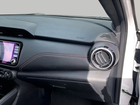 Certified 2023 Nissan Kicks SR w/ SR Premium Package FWD image 17