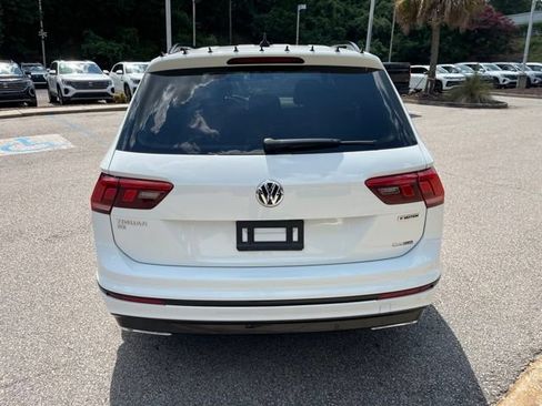 Used 2020 Volkswagen Tiguan SE R-Line w/ 3rd Row Seat Package AWD/4WD image 36