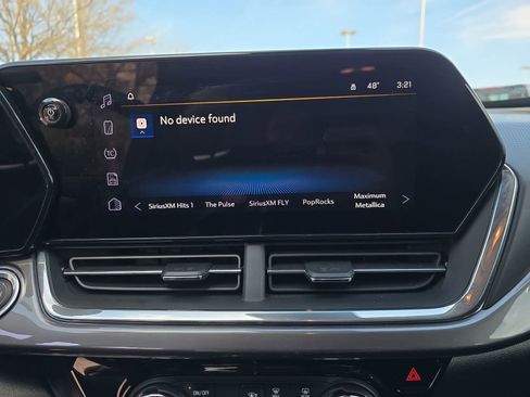 Used 2025 Chevrolet Trax ACTIV w/ Driver Confidence Package image 21