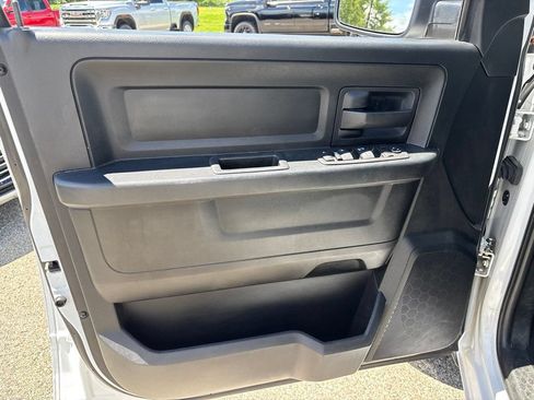 Used 2018 RAM 1500 ST w/ SXT Appearance Group AWD/4WD image 17