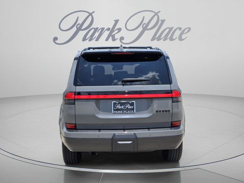 Used 2024 Lexus GX 550 w/ Cold Area Package AWD/4WD image 4