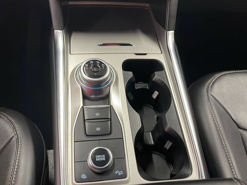 Used 2023 Ford Explorer Limited image 21
