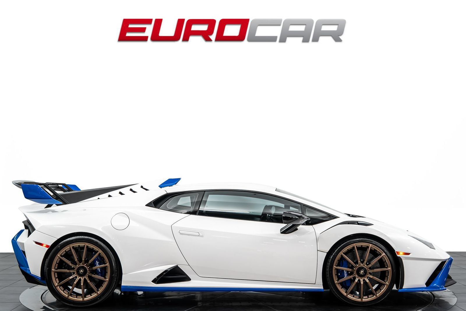 Used 2022 Lamborghini Huracan STO RWD image 6