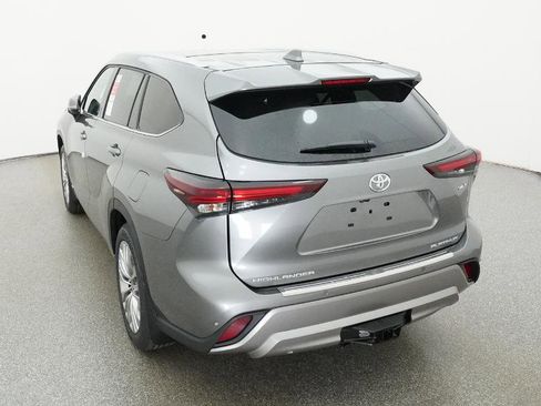 New 2026 Toyota Highlander Platinum image 88