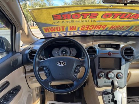 Used 2007 Kia Rondo EX w/ Premium Pkg image 11