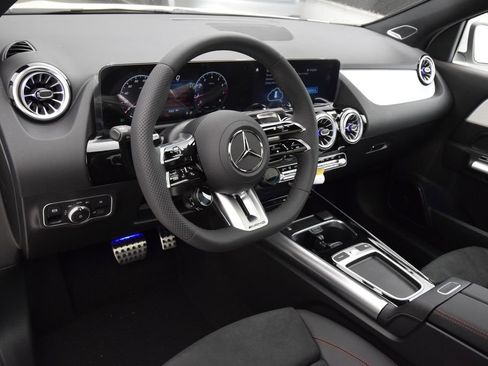New 2026 Mercedes-Benz GLA 35 AMG 4MATIC image 21