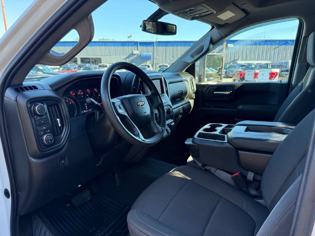 Used 2023 Chevrolet Silverado 2500 Custom w/ Custom Value Package AWD/4WD image 4