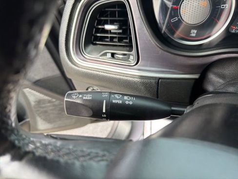 Used 2017 Dodge Challenger SXT image 31