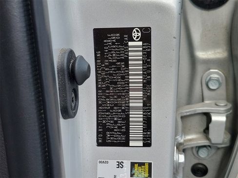 Used 2024 Toyota Corolla LE image 31