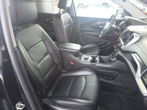 Used 2023 GMC Terrain SLT image 10