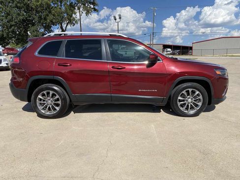 Used 2019 Jeep Cherokee Latitude Plus FWD image 8
