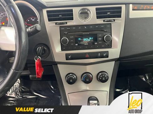 Used 2010 Chrysler Sebring Touring w/ Hands-Free Convenience Group FWD image 17