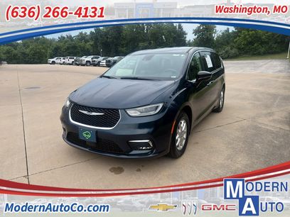 Used 2024 Chrysler Pacifica Touring-L