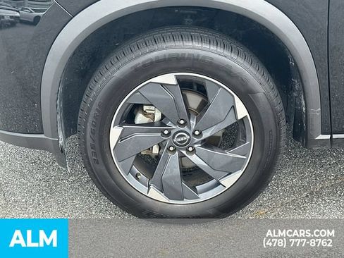 Used 2025 Nissan Rogue SV FWD image 12